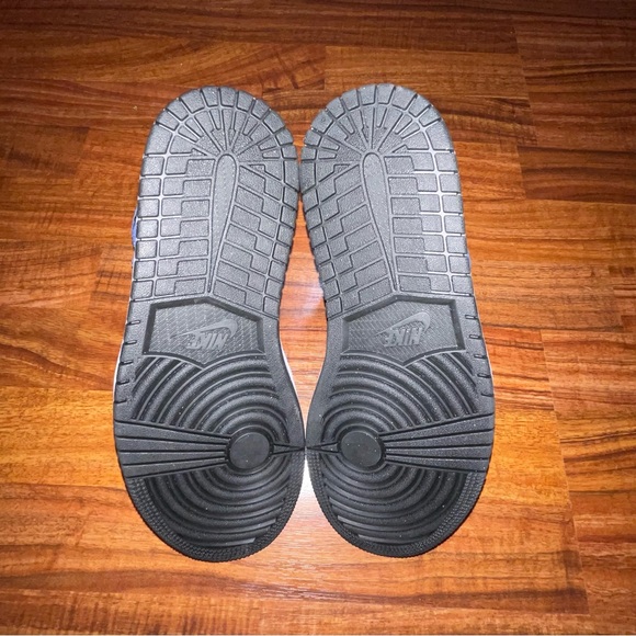 WMNS Air Jordan 1 Retro High OG ‘Tie-Dye’ - Picture 9 of 10